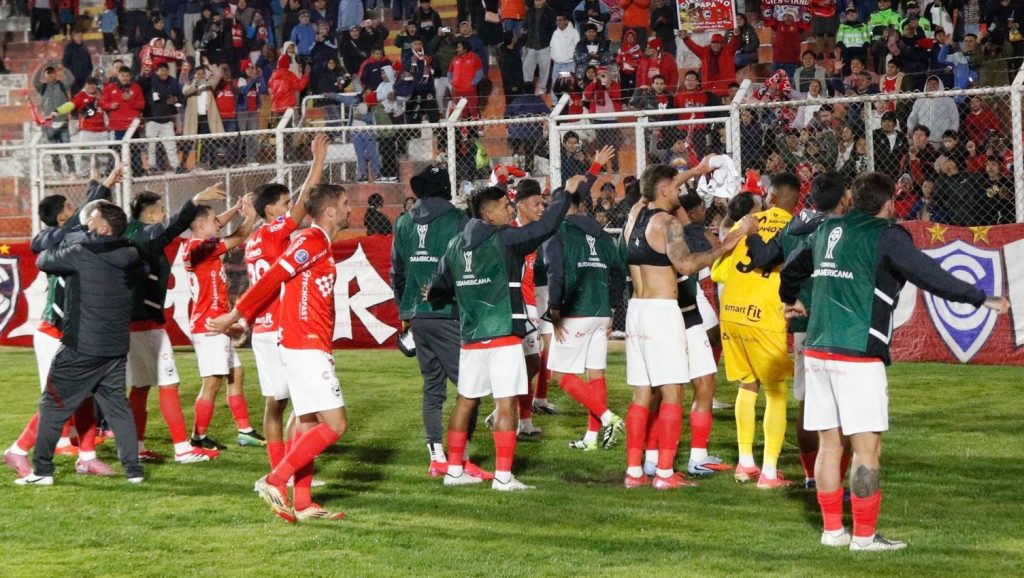 Cienciano comemora classificação para as oitavas de final da Copa Sul-Americana 2026
