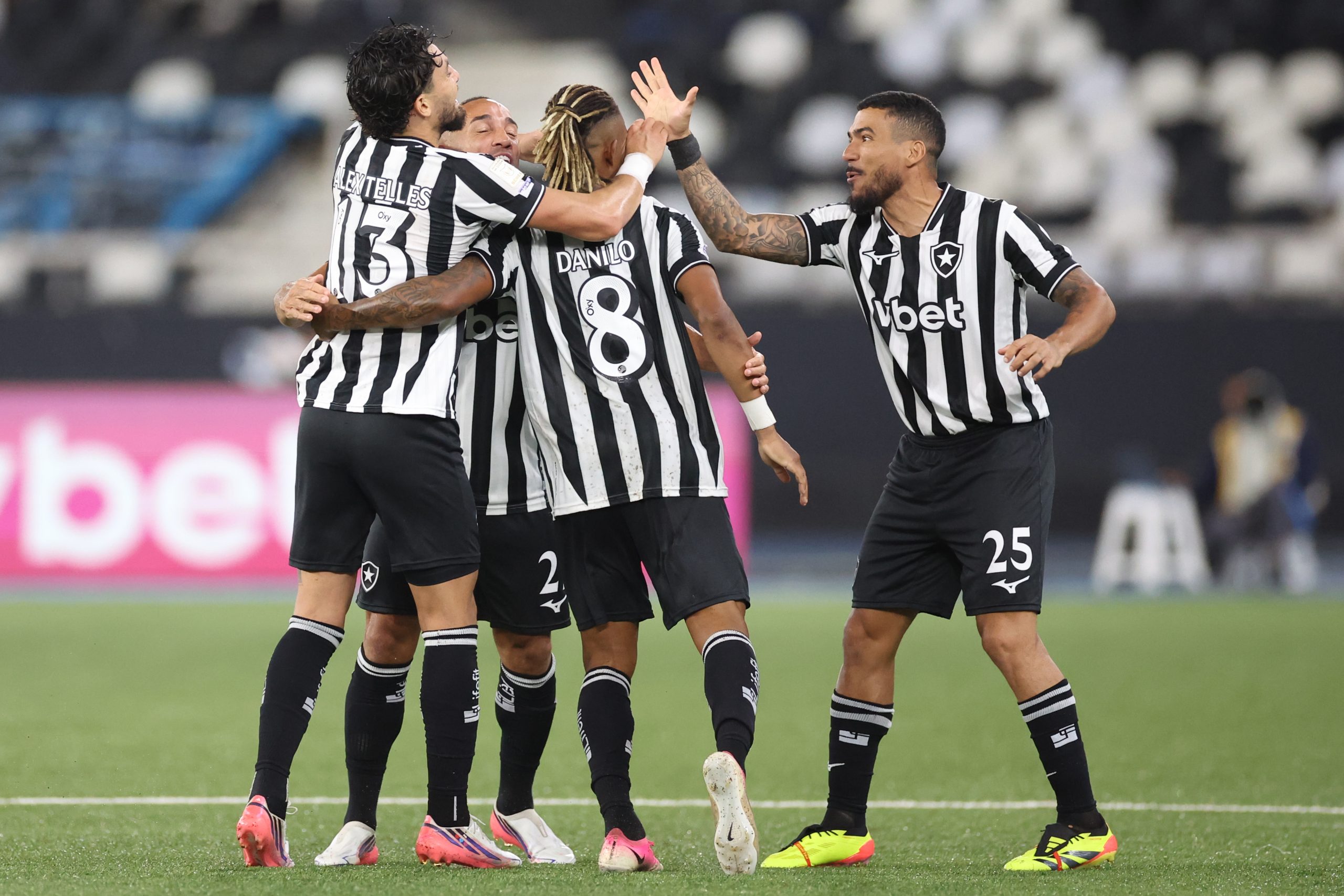 Elenco em Botafogo x Grêmio | Campeonato Brasileiro 2026
