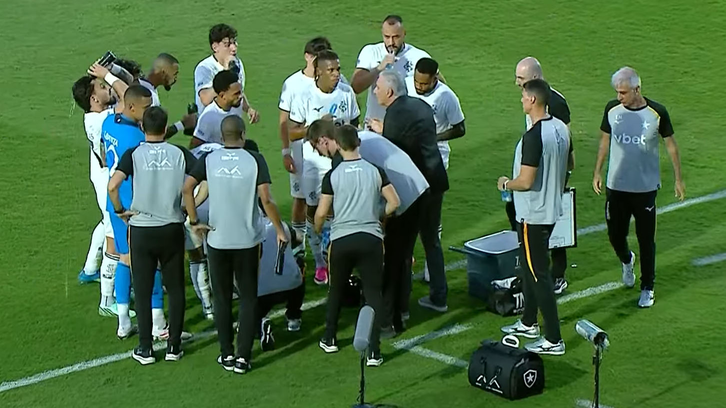 Tite e elenco em Botafogo x Mirassol | Campeonato Brasileiro 2026