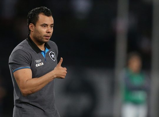 Jair Ventura crê que Botafogo poderia ser campeão da Libertadores em 2017 e vê clube no caminho certo Jair Ventura crê que Botafogo poderia ser campeão da Libertadores em 2017 e vê clube no caminho certo