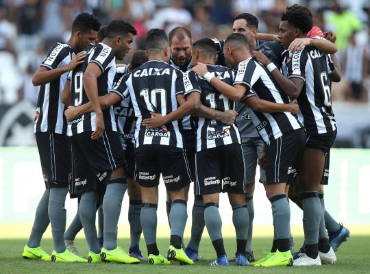 Vitória sobre o Paraná fará o Botafogo chegar ao 10º triunfo em casa e igualar campanha de 2016 Vitória sobre o Paraná fará o Botafogo chegar ao 10º triunfo em casa e igualar campanha de 2016