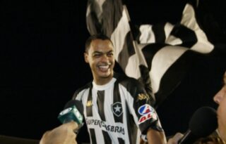 Dodô destaca identificação: ‘A camisa do Botafogo sempre caiu bem em mim’