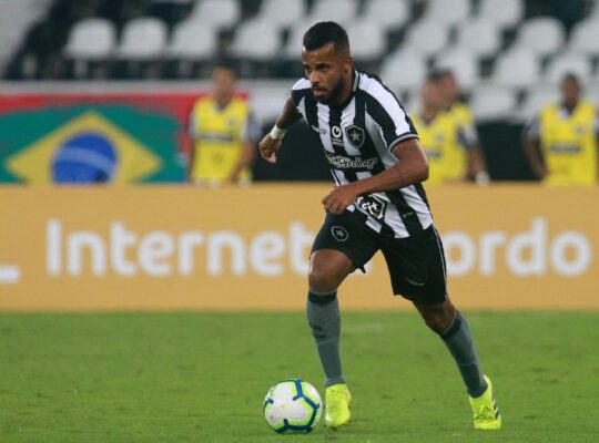 Alex Santana será titular contra o CSA; Lucas Campos e Pachu viajam, Valencia, Victor Rangel e Ferrareis ficam no Rio Alex Santana será titular contra o CSA; Lucas Campos e Pachu viajam, Valencia, Victor Rangel e Ferrareis ficam no Rio