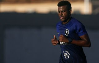 (OFF) Ex-Botafogo, Marcos Vinicíus treina em clube da Série B e pode virar reforço