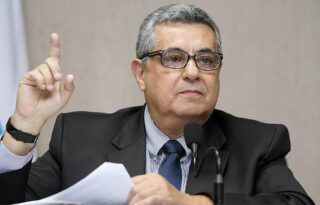 Ferj pede a clubes de fora da Série A do Carioca que não retomem atividades