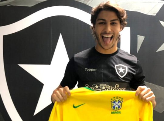Oswaldo de Oliveira: ‘Marcinho é craque. Gostaria que ficasse no Botafogo’ Oswaldo de Oliveira: ‘Marcinho é craque. Gostaria que ficasse no Botafogo’