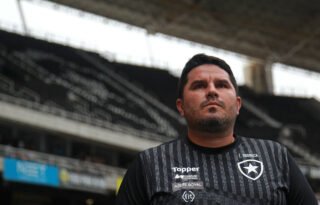 Barroca reforça carinho: ‘Eu seria um m… se não pudesse falar do amor e gratidão pelo Botafogo’
