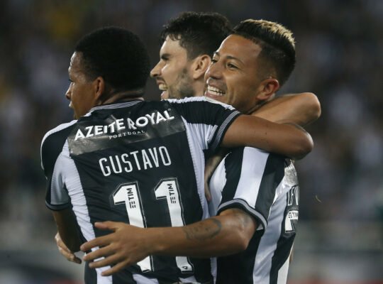 Após vitória, Botafogo reduz chance de rebaixamento para 4% Após vitória, Botafogo reduz chance de rebaixamento para 4%