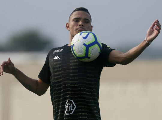 Luiz Fernando, do Botafogo, concorre em enquete de maior revelação recente de Tocantins Luiz Fernando, do Botafogo, concorre em enquete de maior revelação recente de Tocantins