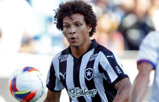 Willian Arão, do Flamengo, é notificado e dívida com Botafogo passa para R$ 7 milhões