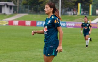 Futebol feminino: Gaby Louvain, do Botafogo, é convocada para Seleção Brasileira sub-17