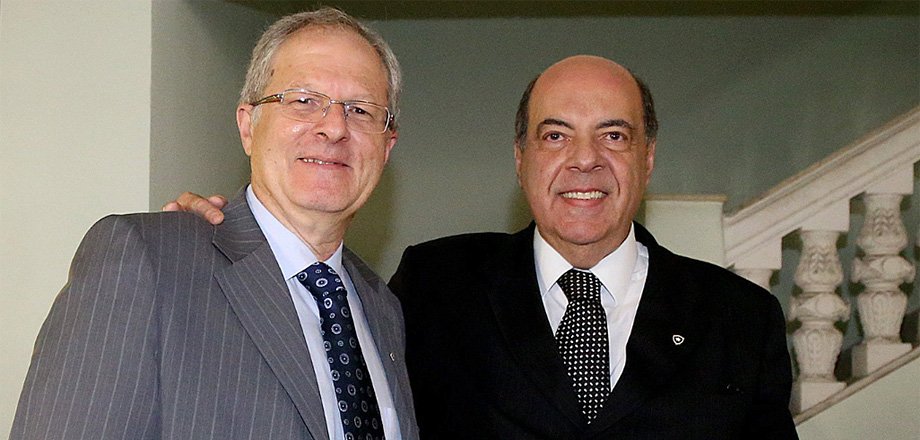Carlos Eduardo Pereira e Nelson Mufarrej vão liderar o departamento de futebol do Botafogo após demissão de Gustavo Noronha