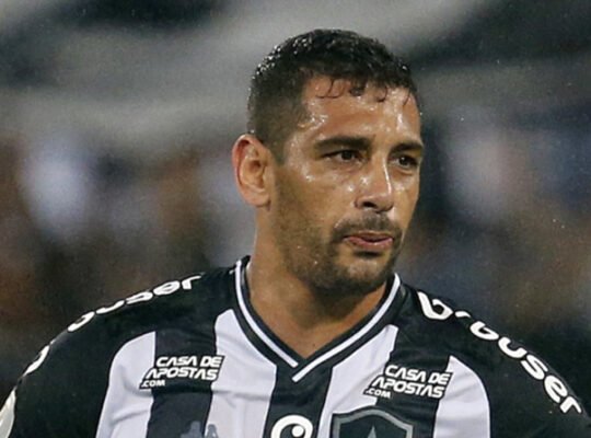 (OFF) Ex-Botafogo, Diego Souza testa positivo para coronavírus no Grêmio (OFF) Ex-Botafogo, Diego Souza testa positivo para coronavírus no Grêmio