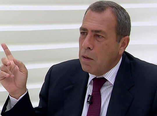 Líder do clube, Montenegro vê pressão em casa e ensaia adeus no Botafogo Líder do clube, Montenegro vê pressão em casa e ensaia adeus no Botafogo