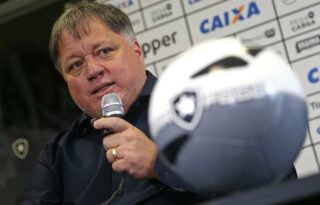 Anderson Barros aciona Botafogo na Justiça pedindo valor de rescisão; clube corre risco de nova penhora