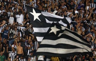 Torcida do Botafogo anuncia conclusão de um dos maiores bandeirões do Brasil; já há data para estreia