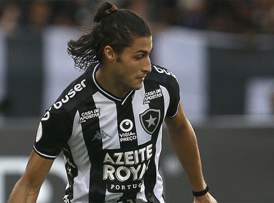 Internacional ofereceu R$ 5 milhões por 50% de Marcinho, mas diminuiu proposta e Botafogo recusou Internacional ofereceu R$ 5 milhões por 50% de Marcinho, mas diminuiu proposta e Botafogo recusou