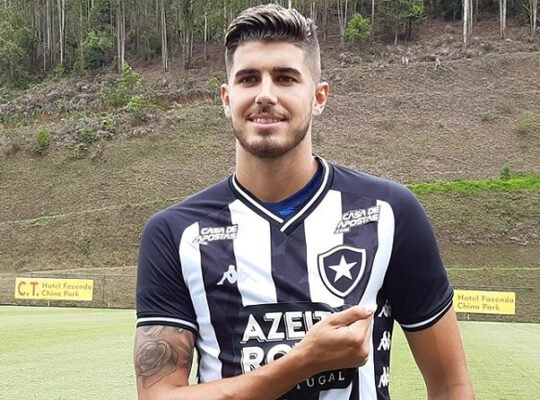 Pedro Raul: ‘Poder vestir a camisa do Botafogo é a realização de um sonho’ Pedro Raul: ‘Poder vestir a camisa do Botafogo é a realização de um sonho’
