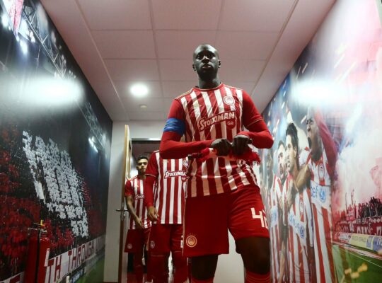 BOTAFOGO ENCERRA NEGOCIAÇÕES COM YAYA TOURÉ, ANUNCIADO POR CANDIDATO DO VASCO BOTAFOGO ENCERRA NEGOCIAÇÕES COM YAYA TOURÉ, ANUNCIADO POR CANDIDATO DO VASCO
