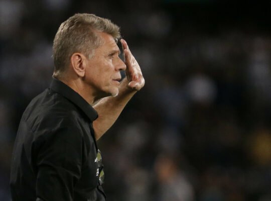 No Botafogo, Paulo Autuori diz: ‘Futebol brasileiro deveria estar planejando 2021’ No Botafogo, Paulo Autuori diz: ‘Futebol brasileiro deveria estar planejando 2021’