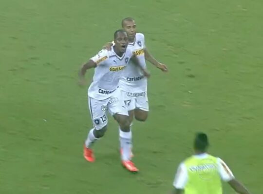 Esse dia foi fogo! O inacreditável gol de André Bahia que classificou o Botafogo no último segundo Esse dia foi fogo! O inacreditável gol de André Bahia que classificou o Botafogo no último segundo