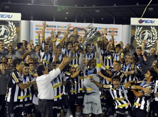 Há 7 anos, Botafogo era campeão carioca direto atropelando rivais Há 7 anos, Botafogo era campeão carioca direto atropelando rivais