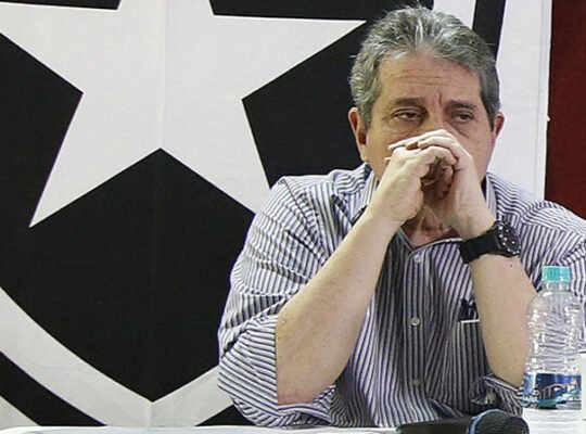 Rotenberg adota sigilo em negociações do Botafogo após desgaste com Yaya: ‘Agora é boca costurada’ Rotenberg adota sigilo em negociações do Botafogo após desgaste com Yaya: ‘Agora é boca costurada’