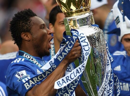 Dois clubes do México disputam Obi Mikel com Botafogo e Internacional, informa jornal inglês Dois clubes do México disputam Obi Mikel com Botafogo e Internacional, informa jornal inglês