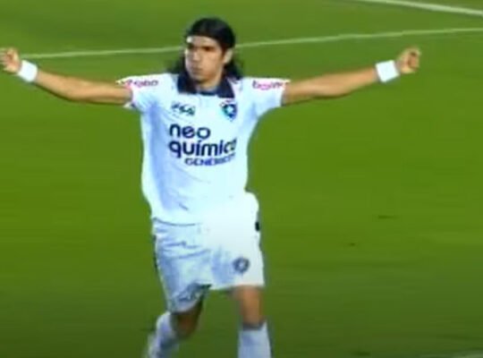 Quarentena Alvinegra: Botafogo bate Fluminense em 2010 em jogo de viradas Quarentena Alvinegra: Botafogo bate Fluminense em 2010 em jogo de viradas