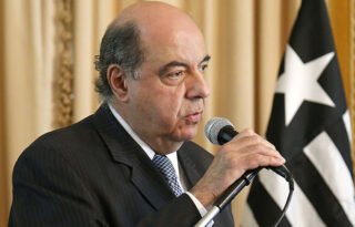 Botafogo e Fluminense podem até acionar Justiça contra ‘quebra de regras’ no Carioca
