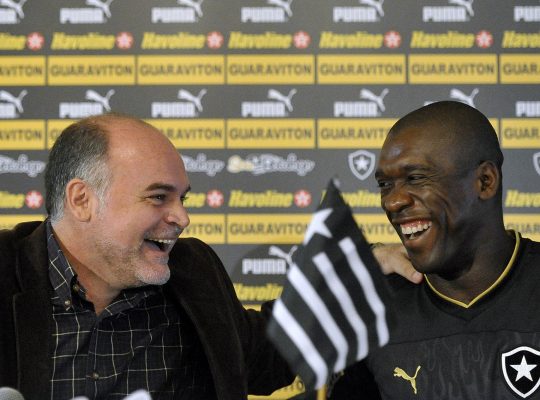 Botafogo tentou Deco, Diego e Ronaldinho Gaúcho antes de fechar com Seedorf, revela Assumpção Botafogo tentou Deco, Diego e Ronaldinho Gaúcho antes de fechar com Seedorf, revela Assumpção