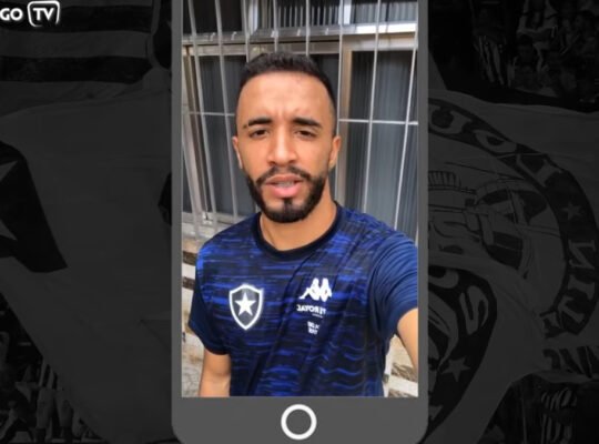 Caio Alexandre fala sobre fase de treinos virtuais no Botafogo: ‘Deu para matar a saudade’ Caio Alexandre fala sobre fase de treinos virtuais no Botafogo: ‘Deu para matar a saudade’