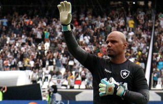 Jefferson se emociona ao entrar em lista de maiores ídolos do Botafogo: ‘Sonho realizado’