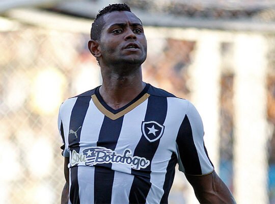 ‘Era um absurdo o futebol do Jobson no Botafogo. Mas ele foi um desperdício’, diz Oswaldo ‘Era um absurdo o futebol do Jobson no Botafogo. Mas ele foi um desperdício’, diz Oswaldo