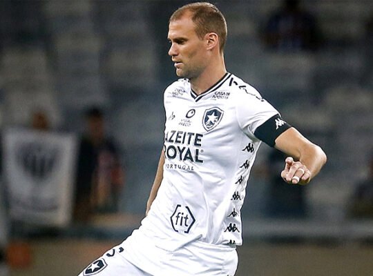Botafogo busca rescisão com Joel Carli, que está sem registro na Ferj Botafogo busca rescisão com Joel Carli, que está sem registro na Ferj