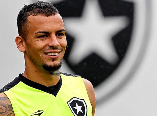 Sem clube, lateral Alemão recorda saída do Botafogo em ‘melhor momento da carreira’: ‘Foi meio perturbador’ Sem clube, lateral Alemão recorda saída do Botafogo em ‘melhor momento da carreira’: ‘Foi meio perturbador’