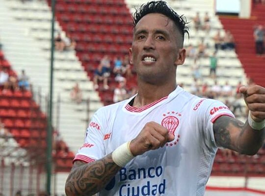 Dirigente nega que sondagem do Botafogo a Lucas Barrios foi recente: ’18 meses atrás’ Dirigente nega que sondagem do Botafogo a Lucas Barrios foi recente: ’18 meses atrás’