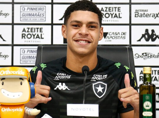 Luis Henrique, sobre interesse de europeus: ‘Isso me deixa feliz e bem mais motivado para me dedicar ao Botafogo’ Luis Henrique, sobre interesse de europeus: ‘Isso me deixa feliz e bem mais motivado para me dedicar ao Botafogo’