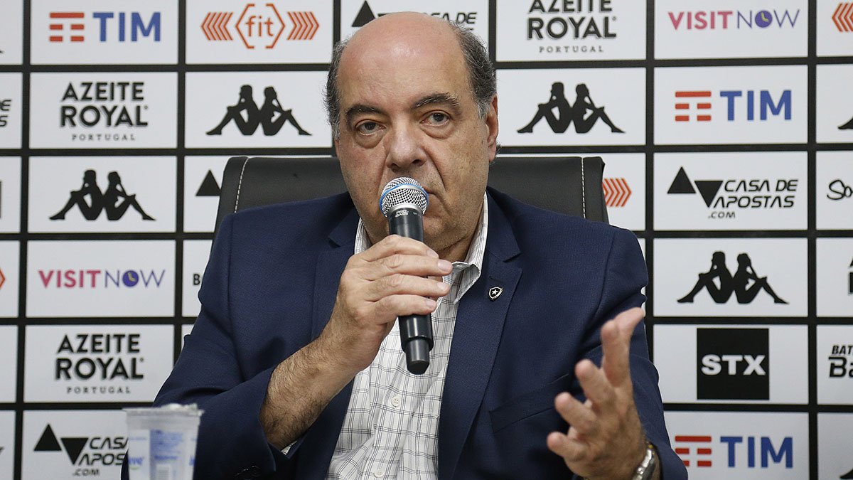 Presidente do Botafogo Nelson Mufarrej