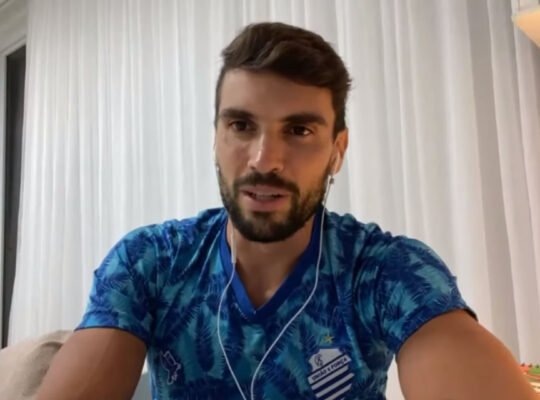 Rodrigo Pimpão revela dívida do Botafogo e reclama de busca por medalhões Rodrigo Pimpão revela dívida do Botafogo e reclama de busca por medalhões
