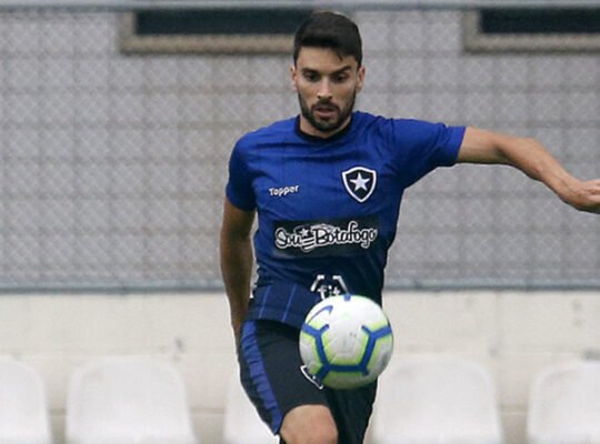 Rodrigo Pimpão entra na Justiça e cobra R$ 1,2 milhão do Botafogo Rodrigo Pimpão entra na Justiça e cobra R$ 1,2 milhão do Botafogo