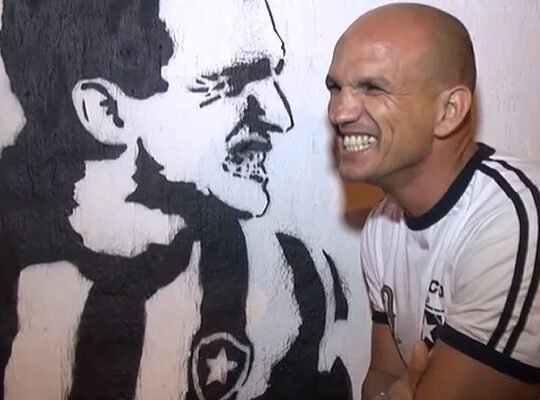 Sandro: ‘Queria ser igual a Nilton Santos, que começou e terminou a carreira no Botafogo’ Sandro: ‘Queria ser igual a Nilton Santos, que começou e terminou a carreira no Botafogo’