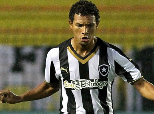 Willian Arão, do Flamengo, ainda não pagou valor de R$ 4 milhões ao Botafogo; dirigente explica Willian Arão, do Flamengo, ainda não pagou valor de R$ 4 milhões ao Botafogo; dirigente explica