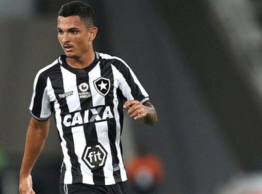 Zé Gatinha crê que poderia ter mais chances no Botafogo e lembra estreia: ‘A pressão pesou muito’ Zé Gatinha crê que poderia ter mais chances no Botafogo e lembra estreia: ‘A pressão pesou muito’
