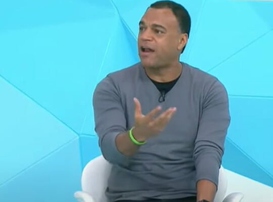 Denílson detona retorno do Estadual: ‘É vergonhoso como estão tratando o futebol carioca’ Denílson detona retorno do Estadual: ‘É vergonhoso como estão tratando o futebol carioca’