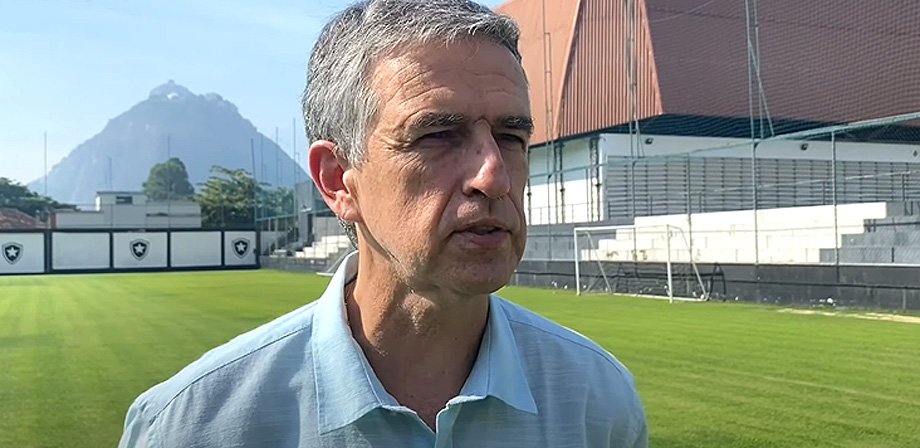 Manoel Renha, membro do comitê executivo de futebol do Botafogo Manoel Renha diz que transição de Matheus Nascimento será feita aos poucos no grupo profissional do Botafogo