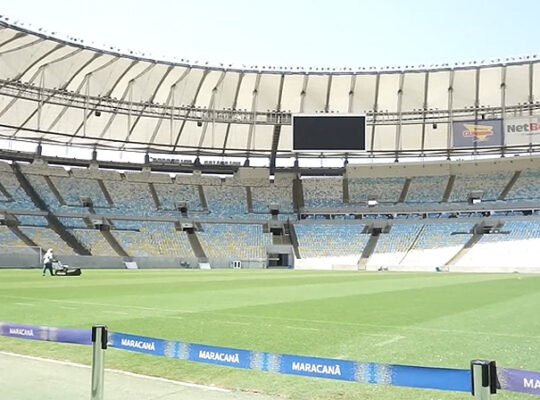 Campeonato Carioca pode voltar com portões fechados em duas semanas e jogos com 1/3 do público em julho (!) Campeonato Carioca pode voltar com portões fechados em duas semanas e jogos com 1/3 do público em julho (!)