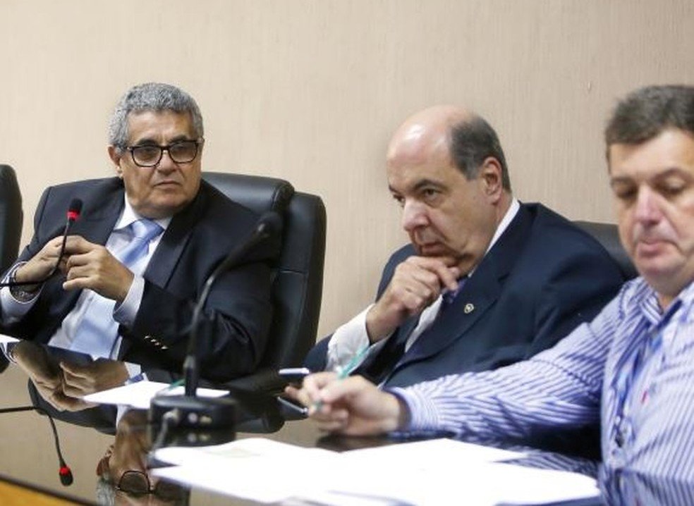 Rubens Lopes, presidente da Ferj, e Nelson Mufarrej, presidente do Botafogo, em reunião do Conselho Arbitral