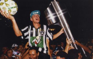 Para não chocar com a Globo, Band muda e não irá repetir Botafogo x Santos pelo Brasileiro de 1995