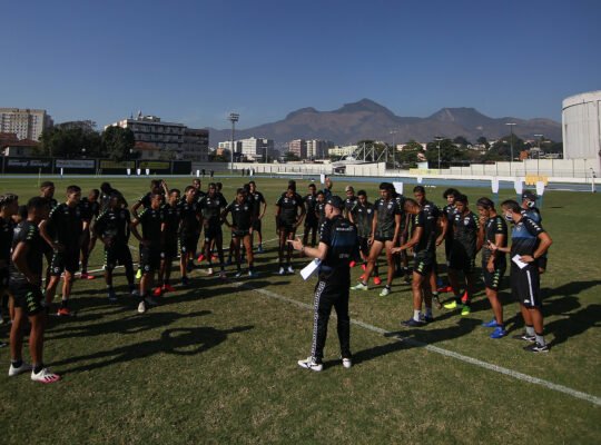 Autuori tenta ‘moldar’ o elenco do Botafogo para o Campeonato Brasileiro Autuori tenta ‘moldar’ o elenco do Botafogo para o Campeonato Brasileiro